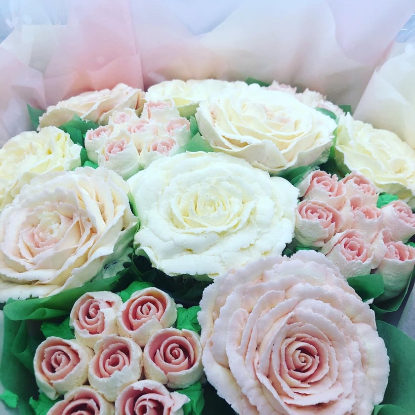 f03f3a24-e2c9-4a8f-92ba-c84183d31222 Roisin - Cupcake Bouquet - Image 1